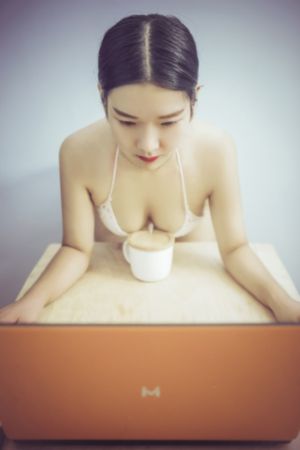 黑猫系男友哭泣方式动漫