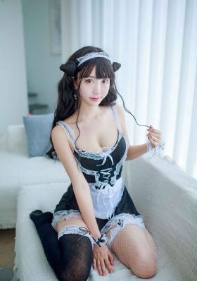 向日葵绽放的夜晚樱花
